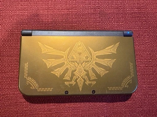 Nintendo 3DS XL Hyrule Gold Edition With Games. Tested