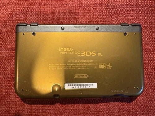 Nintendo 3DS XL Hyrule Gold Edition With Games. Tested